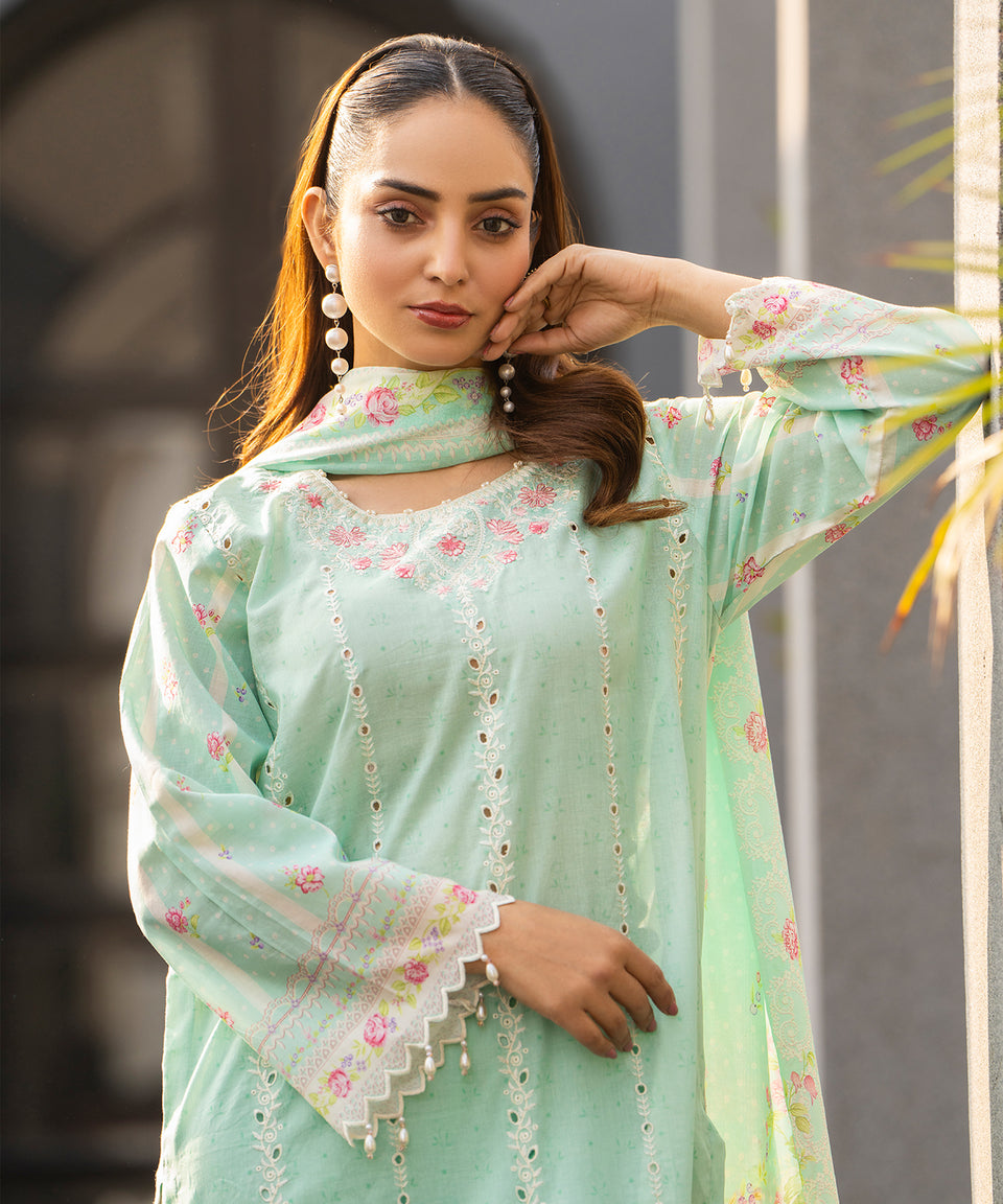 3PC UNIVERSAL DIGITAL EMBROIDERED LAWN