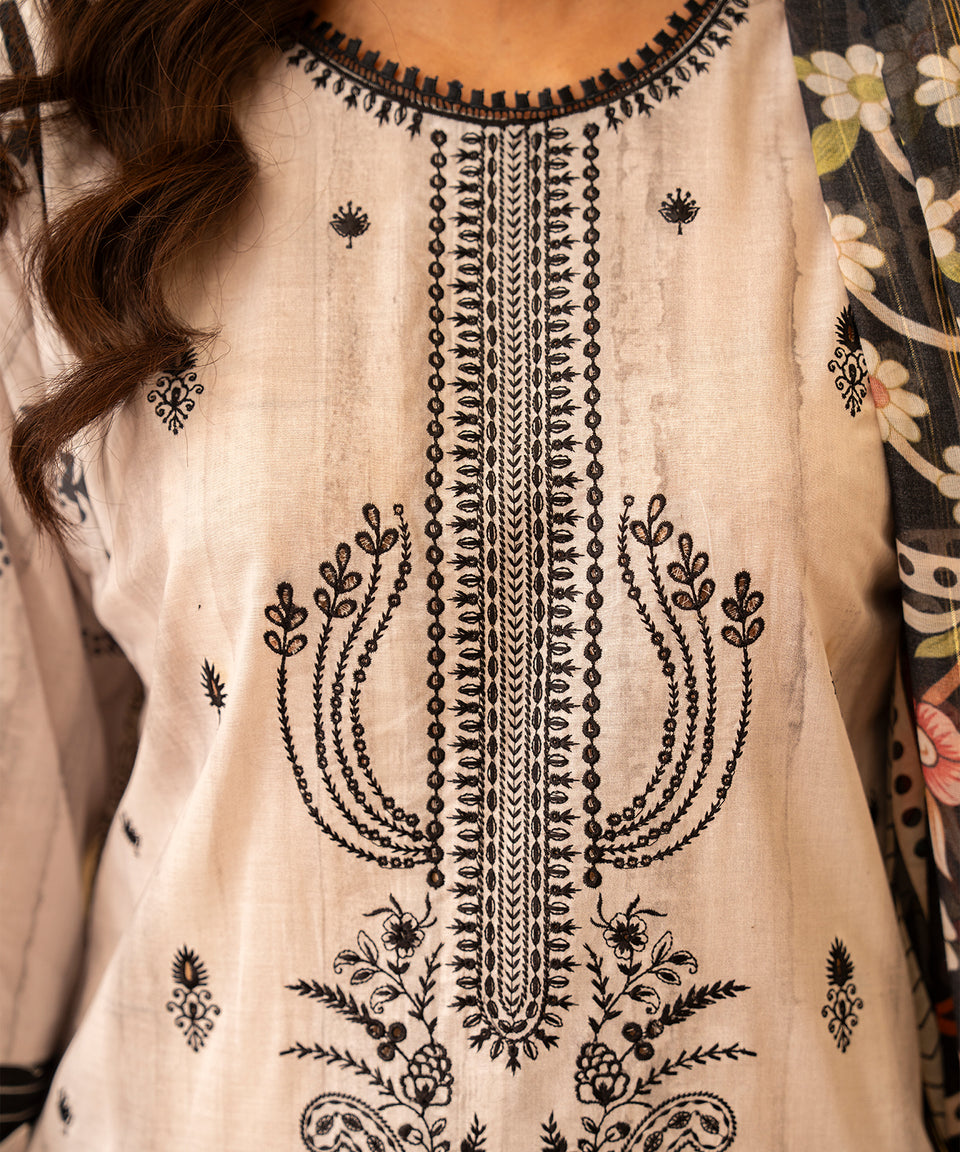 3PC UNIVERSAL DIGITAL EMBROIDERED LAWN