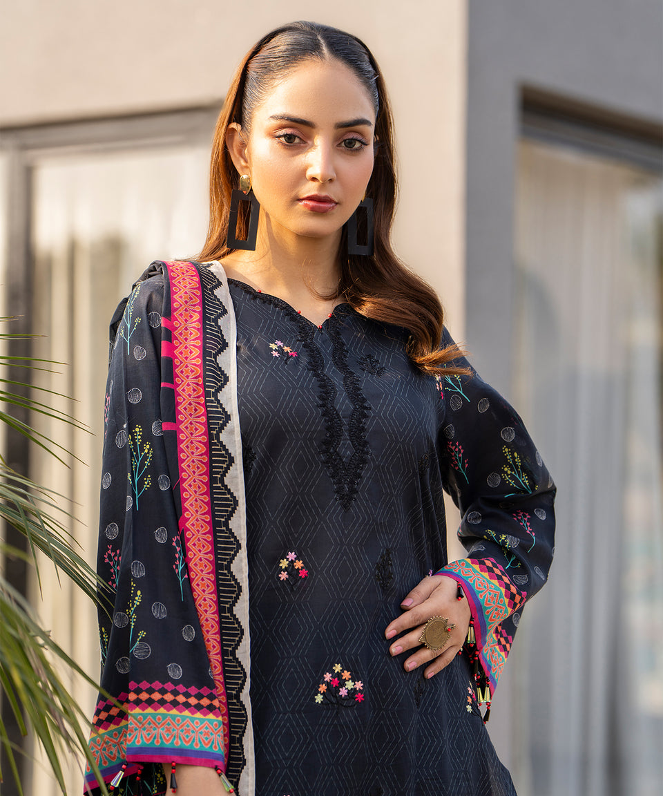 3PC UNIVERSAL DIGITAL EMBROIDERED LAWN