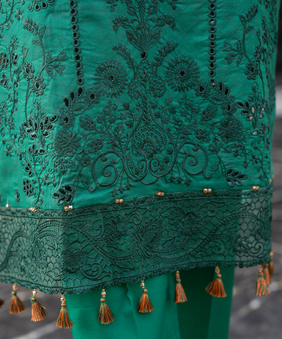 3PC UNIVERSAL DIGITAL EMBROIDERED LAWN